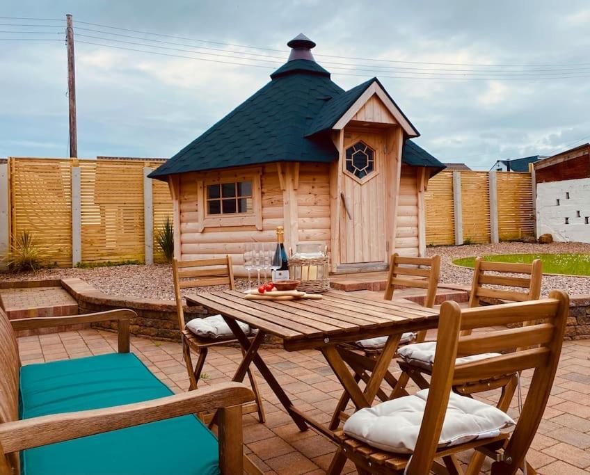 Holiday home Modern With Sea View & Bbq Hut- Close To